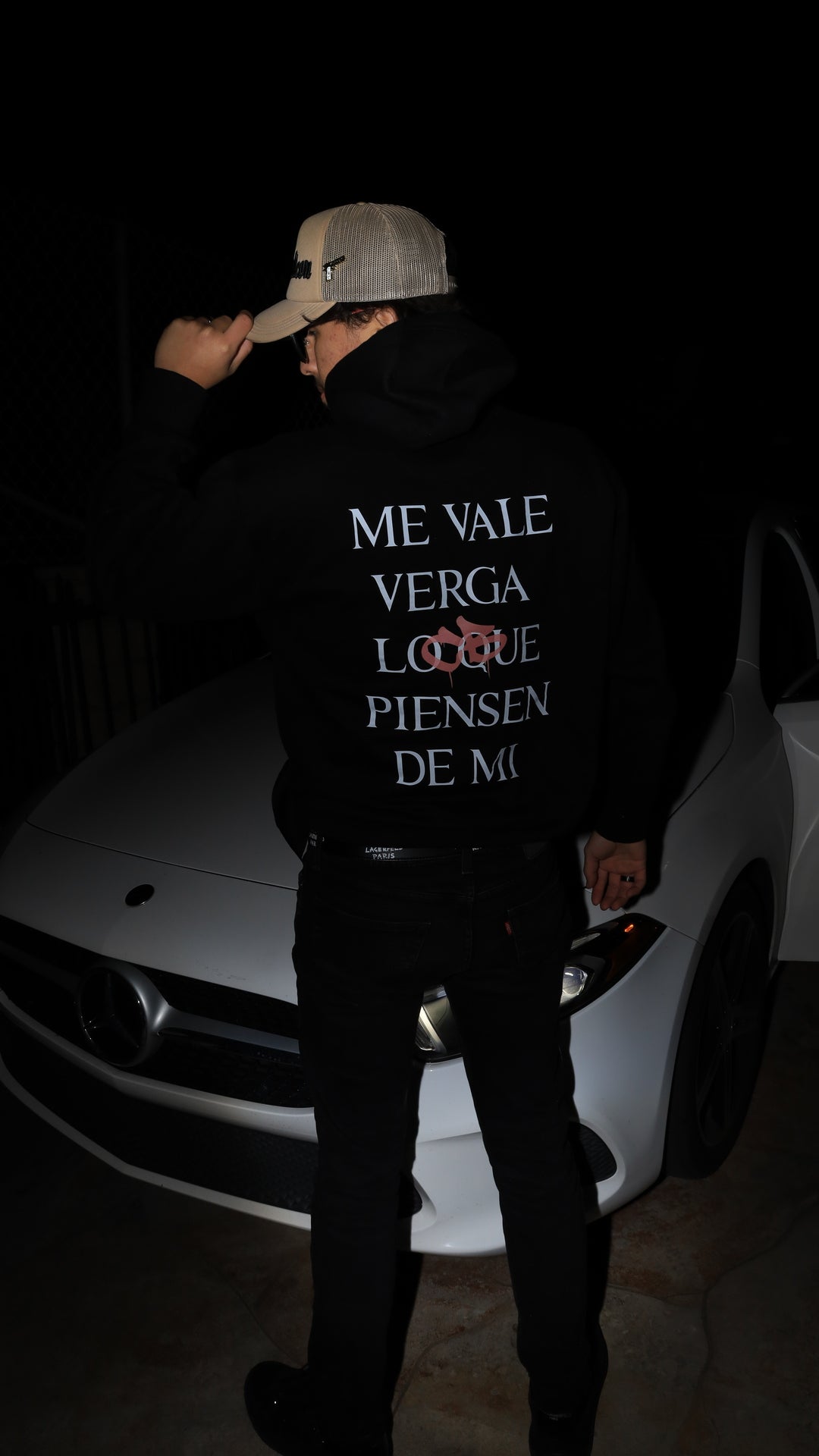 Mi Me Vale Vrga Hoodie